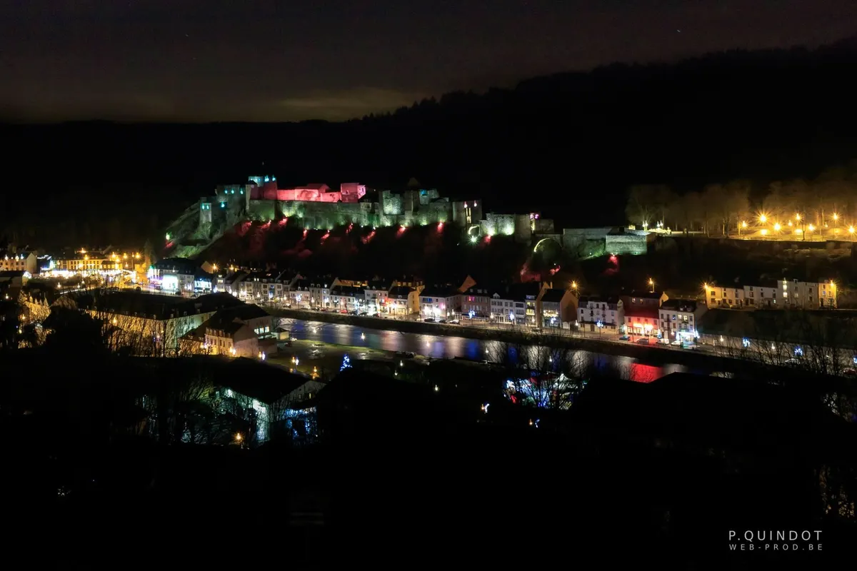 Flâner sous les étoiles au marché nocturne de Bouillon